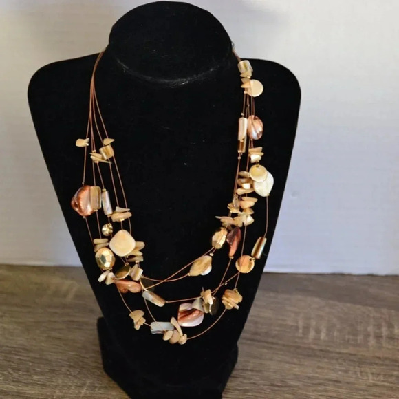 Vtg Shell Floating Necklace - Picture 2 of 5
